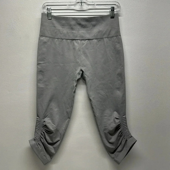 Lululemon In The Flow Cropped Leggings Crops Pants Heathered Light Grey Size 10 - Picture 1 of 7